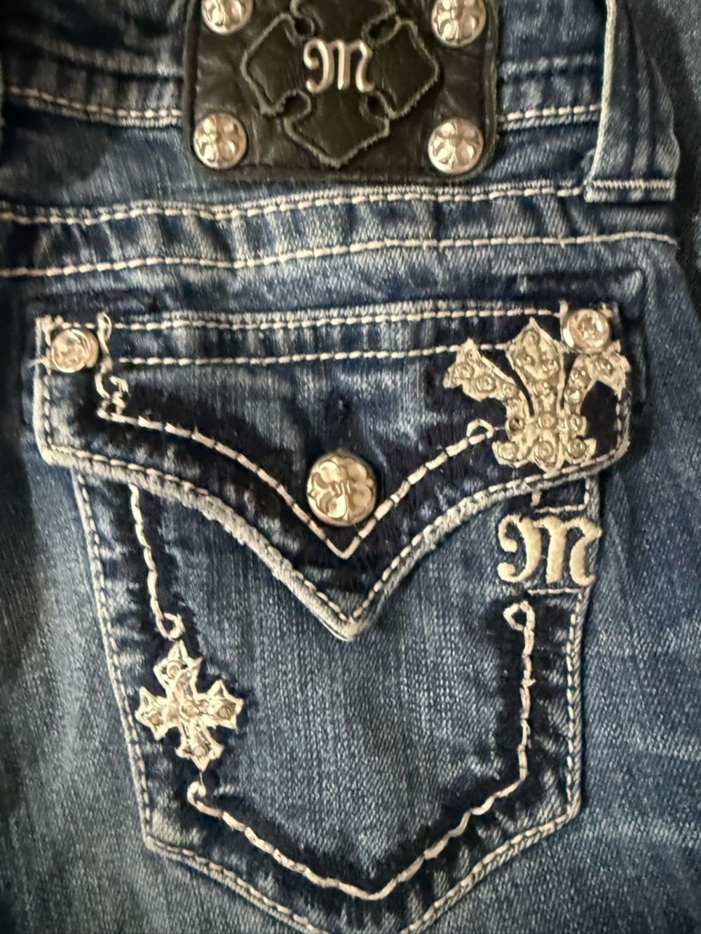 Miss Me Indigo Flare Jeans with Embellished Pockets - Picture 6 of 9